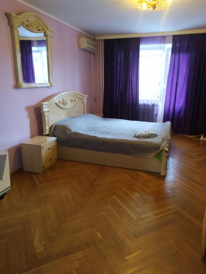 Затишні Апартаменти В Центрі Rivne Exterior foto